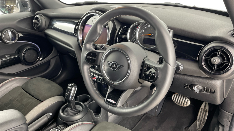 MINI Hatchback 2.0 Cooper S Sport 5dr Auto [Comfort/Nav Pack] Petrol Hatchback